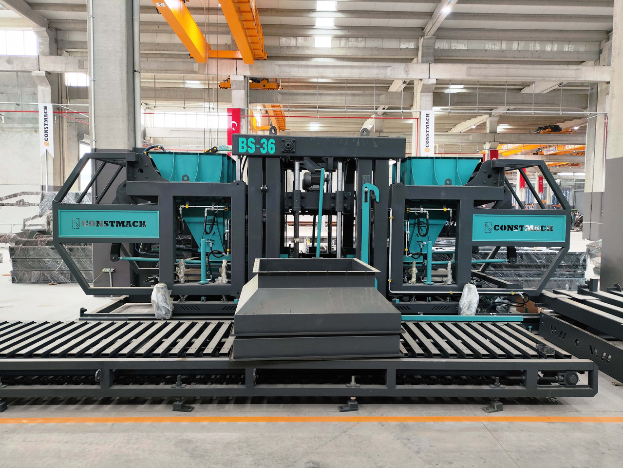 Constmach BS-25 Concrete Block Making Machine (Concrete Paving Machine) - Vibropress: pilt 3 Constmach BS-25 Concrete Block Making Machine (Concrete Paving Machine) - Vibropress: pilt 3