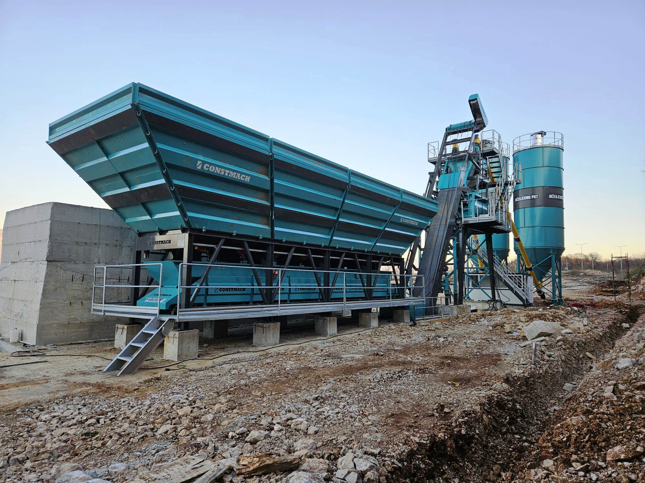 Constmach Centrale à Béton Compacte de 120 m³/h - Betoonitehas: pilt 2 Constmach Centrale à Béton Compacte de 120 m³/h - Betoonitehas: pilt 2
