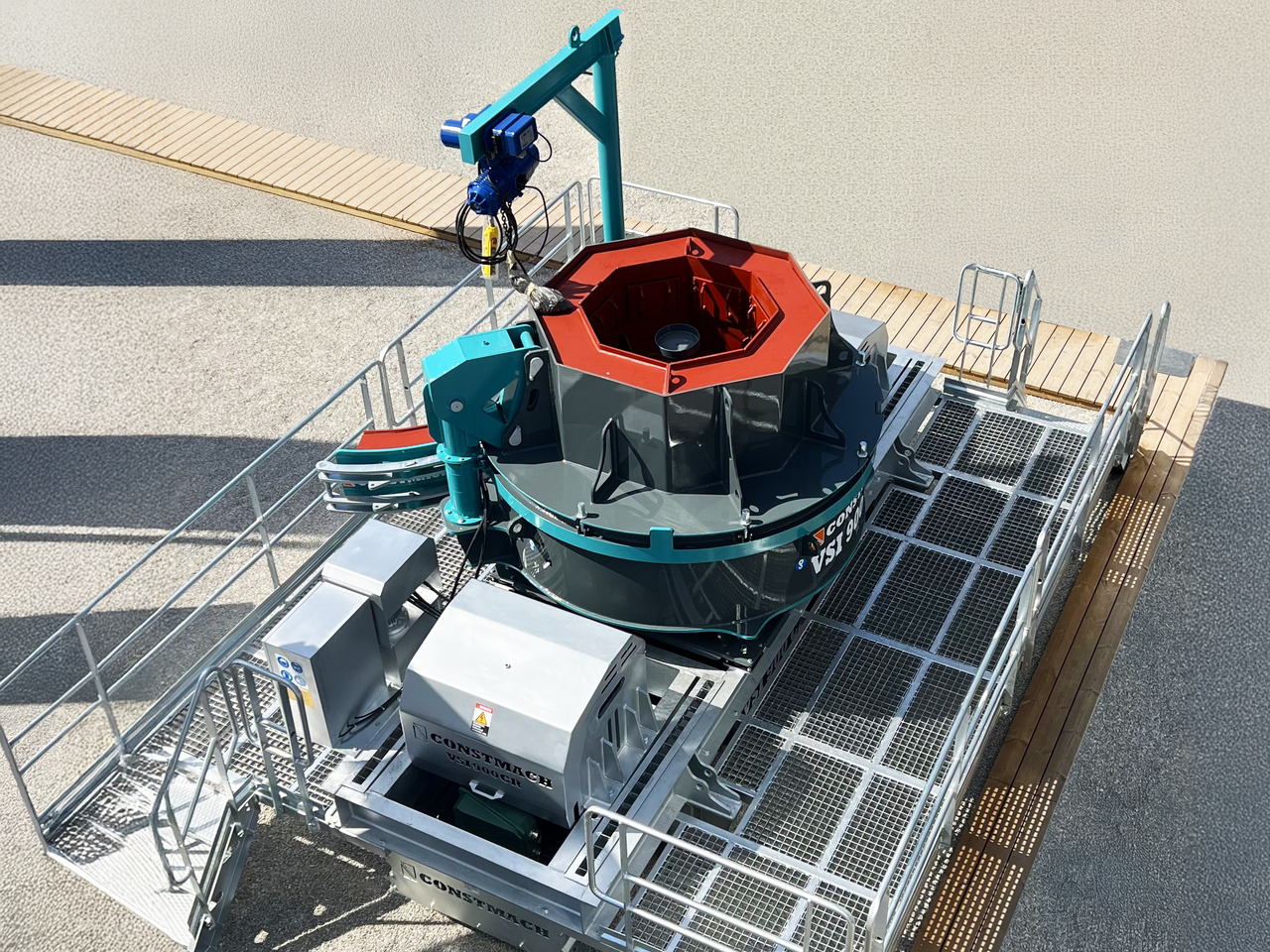 Constmach Concasseur à Percussion à Axe Vertical d'une Capacité de 65 à 400 T/H - Löökpurustaja: pilt 1 Constmach Concasseur à Percussion à Axe Vertical d'une Capacité de 65 à 400 T/H - Löökpurustaja: pilt 1
