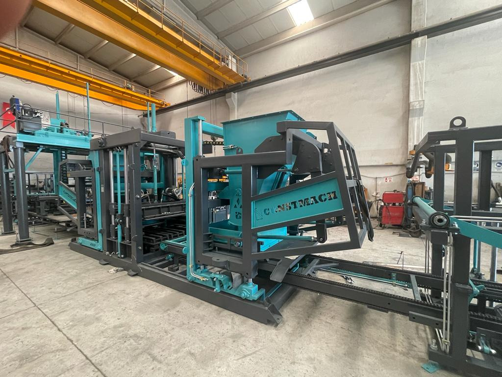 Constmach Machine à Fabriquer des Briquettes BS-42 (Machine à Fabriquer des Blocs de Béton) - Vibropress: pilt 1 Constmach Machine à Fabriquer des Briquettes BS-42 (Machine à Fabriquer des Blocs de Béton) - Vibropress: pilt 1
