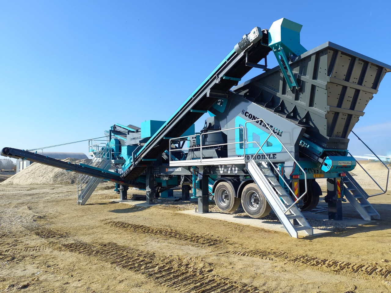 Constmach Mobiler Prallbrecher mit vertikaler Welle und einer Kapazität von 100–150 Tonnen - Mobiilne purusti: pilt 1 Constmach Mobiler Prallbrecher mit vertikaler Welle und einer Kapazität von 100–150 Tonnen - Mobiilne purusti: pilt 1