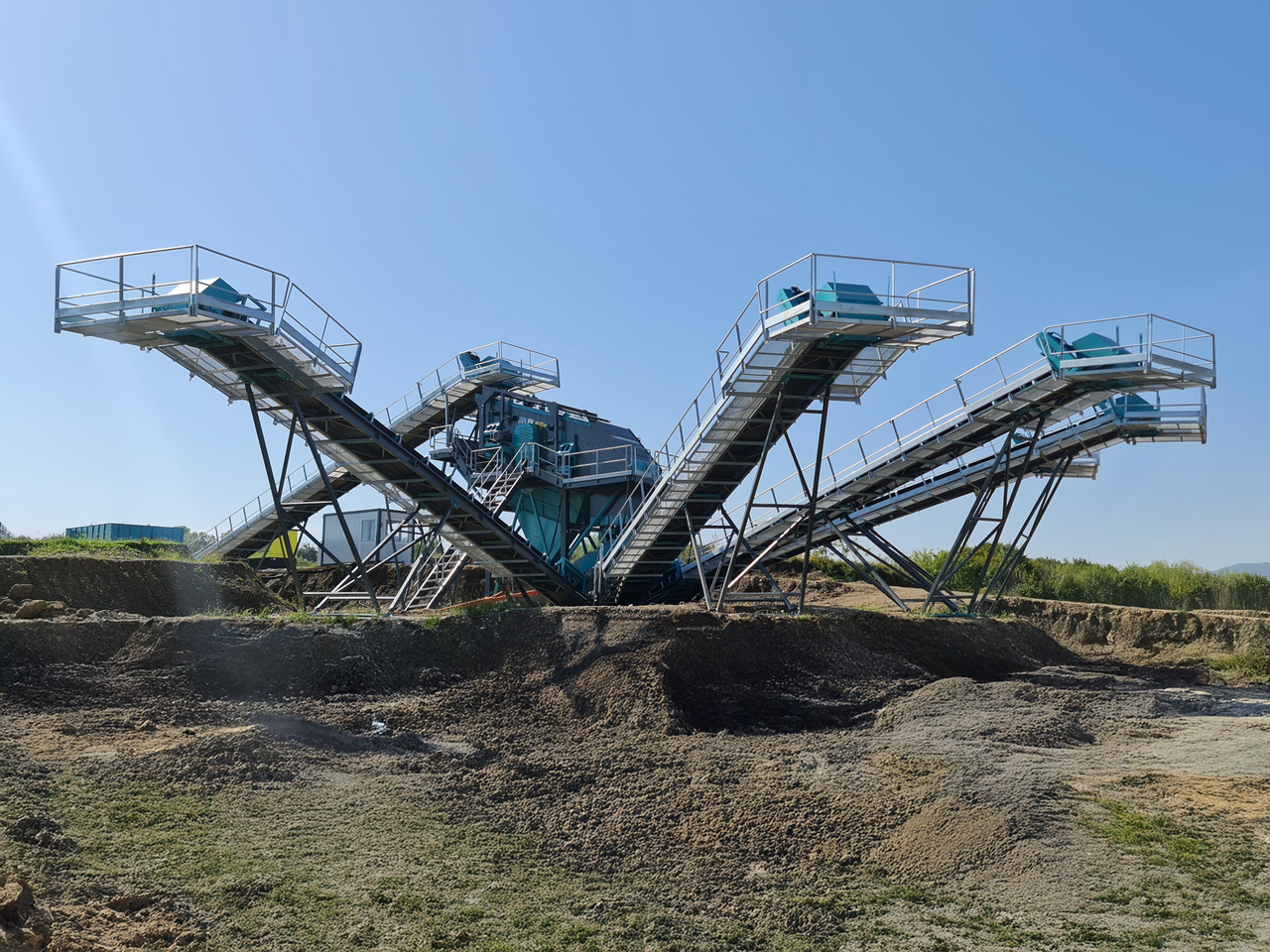 Constmach Stationäre Wasch- und Siebanlagen (Sand-, Kies-, Schotter Wäsche und -siebung) - Sõeluja: pilt 1 Constmach Stationäre Wasch- und Siebanlagen (Sand-, Kies-, Schotter Wäsche und -siebung) - Sõeluja: pilt 1