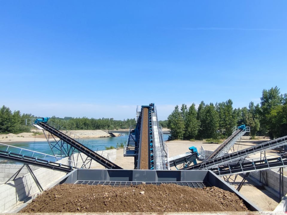 Constmach Stationäre Wasch- und Siebanlagen (Sand-, Kies-, Schotter Wäsche und -siebung) - Sõeluja: pilt 5 Constmach Stationäre Wasch- und Siebanlagen (Sand-, Kies-, Schotter Wäsche und -siebung) - Sõeluja: pilt 5