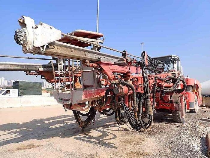 Sandvik DT821 C - Puurimisplatvorm: pilt 1 Sandvik DT821 C - Puurimisplatvorm: pilt 1