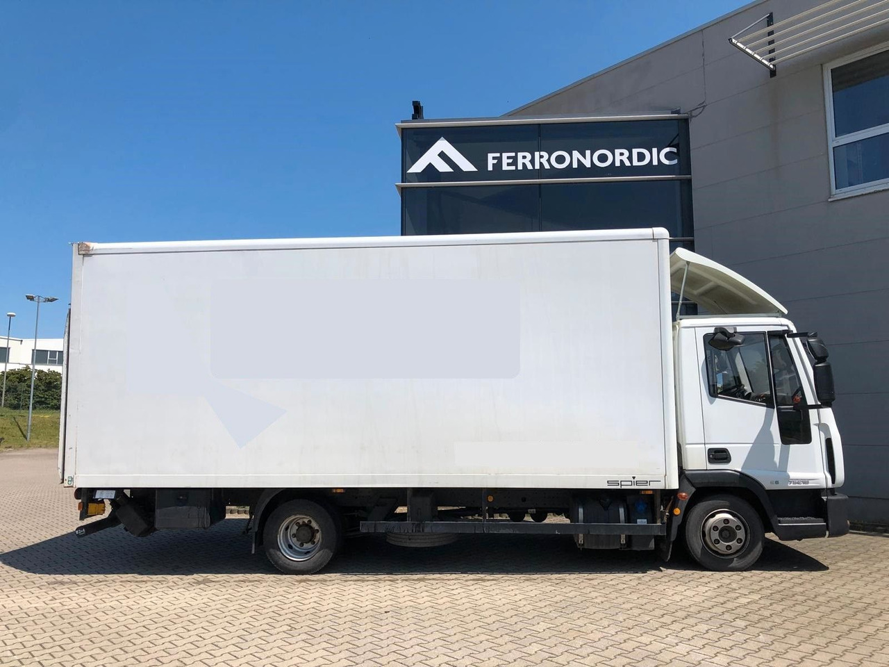 Iveco 75 E 190 Koffer*LBW*Schalter*Blatt/Luft*Klima - Tarbesõiduk furgoon: pilt 2 Iveco 75 E 190 Koffer*LBW*Schalter*Blatt/Luft*Klima - Tarbesõiduk furgoon: pilt 2