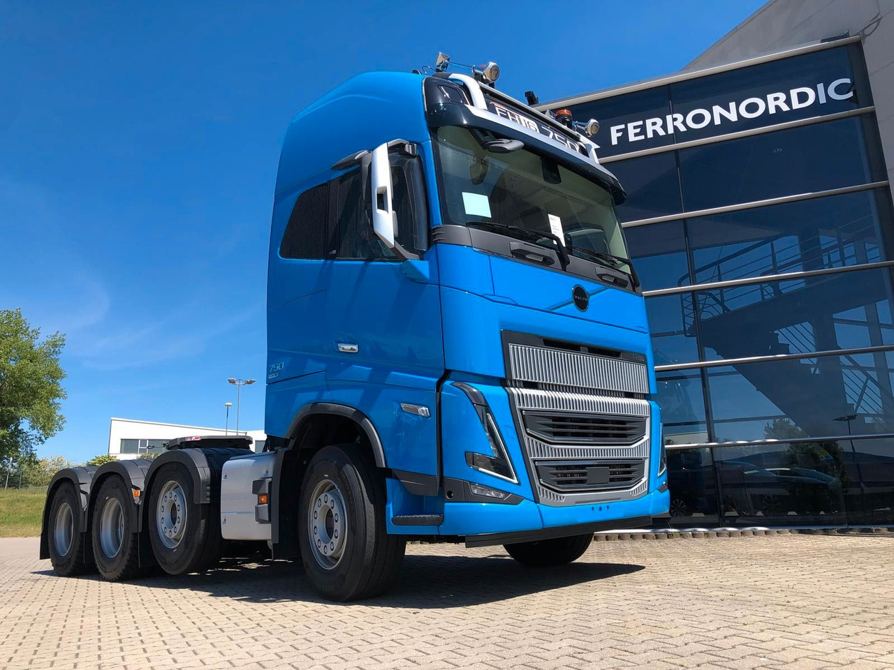 Volvo FH16 750 XL 8x4 Tridem*100T*Kriechgänge*Retarder Volvo FH16 750 XL 8x4 Tridem*100T*Kriechgänge*Retarder - Sadulveok: pilt 1 Volvo FH16 750 XL 8x4 Tridem*100T*Kriechgänge*Retarder Volvo FH16 750 XL 8x4 Tridem*100T*Kriechgänge*Retarder - Sadulveok: pilt 1