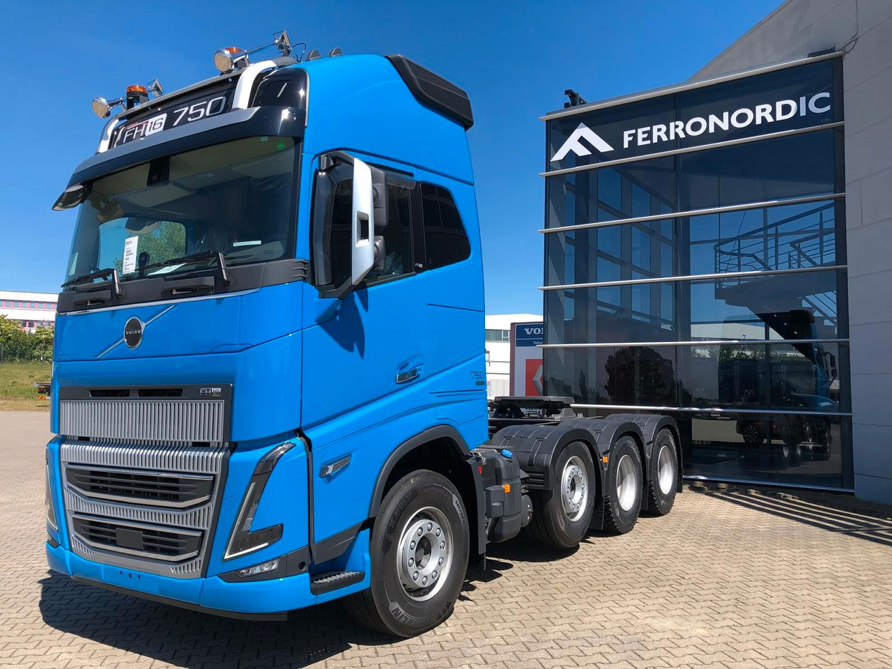 Volvo FH16 750 XL 8x4 Tridem*100T*Kriechgänge*Retarder Volvo FH16 750 XL 8x4 Tridem*100T*Kriechgänge*Retarder - Sadulveok: pilt 3 Volvo FH16 750 XL 8x4 Tridem*100T*Kriechgänge*Retarder Volvo FH16 750 XL 8x4 Tridem*100T*Kriechgänge*Retarder - Sadulveok: pilt 3