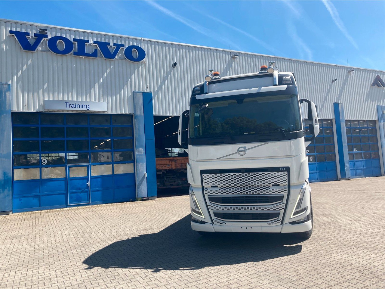 Volvo FH 6x2 R NLA Luftfederung - Madelveok/ Platvormveok, Kraanaga veoauto: pilt 2 Volvo FH 6x2 R NLA Luftfederung - Madelveok/ Platvormveok, Kraanaga veoauto: pilt 2
