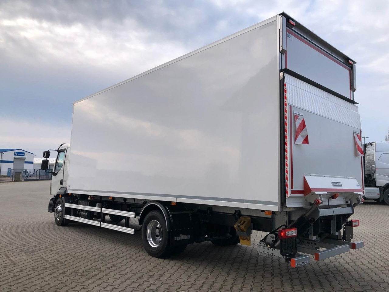 Volvo FL16.280 VollLuft*LBW *Carrier Supra850*a.Miete - Külmutiga veoauto: pilt 3 Volvo FL16.280 VollLuft*LBW *Carrier Supra850*a.Miete - Külmutiga veoauto: pilt 3
