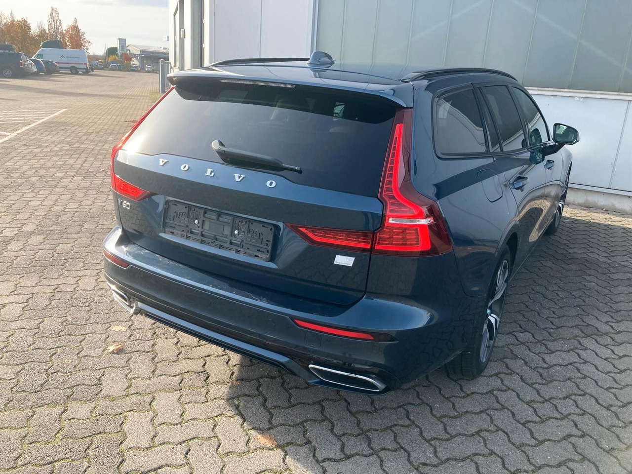 Volvo V60 T8 R Design Recharge Plug-In Hybrid AWD - Universaal: pilt 4 Volvo V60 T8 R Design Recharge Plug-In Hybrid AWD - Universaal: pilt 4