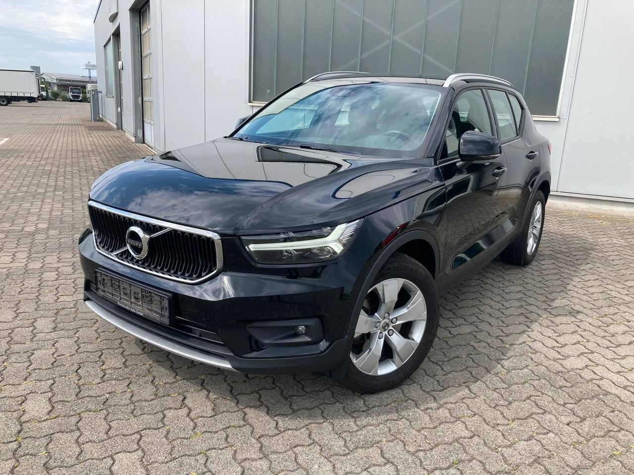 Volvo XC 40 D3 Momentum Pro AWD - Maastur: pilt 1 Volvo XC 40 D3 Momentum Pro AWD - Maastur: pilt 1