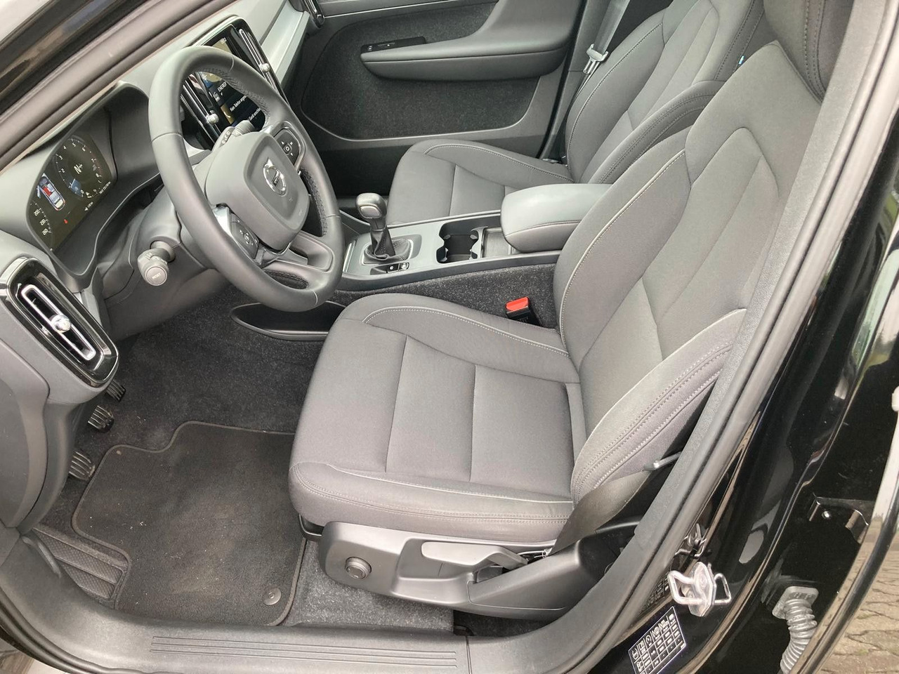 Volvo XC 40 T3 Momentum Pro 2WD - Maastur: pilt 5 Volvo XC 40 T3 Momentum Pro 2WD - Maastur: pilt 5