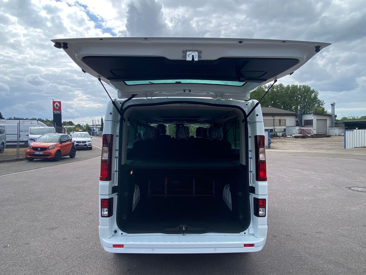 Väikebuss, Mikrobuss Renault TRAFIC RED KOMBI: pilt 8
