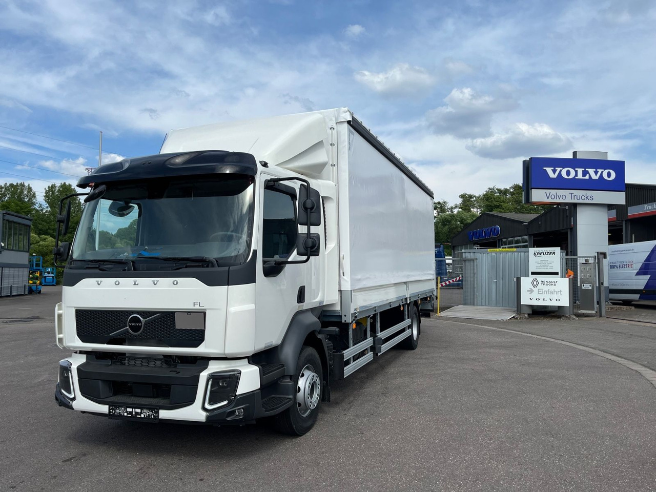 Volvo FL 14.245 Junge Schiebeplanenaufbau LBW - Tent veoauto: pilt 1 Volvo FL 14.245 Junge Schiebeplanenaufbau LBW - Tent veoauto: pilt 1