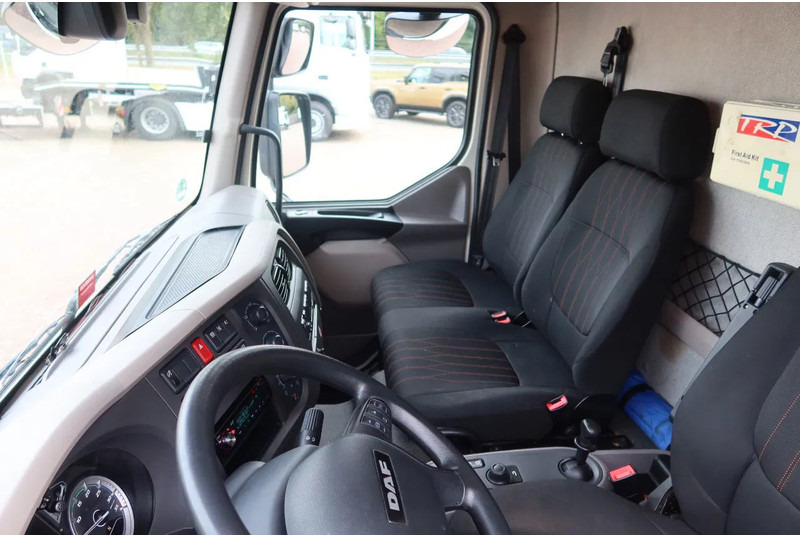 DAF LF 210 Bakwagen+ Dhollandia 1500 kg - Kasti veoauto: pilt 5 DAF LF 210 Bakwagen+ Dhollandia 1500 kg - Kasti veoauto: pilt 5