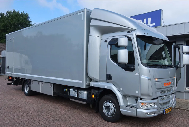 DAF LF 210 FA Zilver metallic bak + klep Dhollandia 1500 kg + rol stops, Comfort cabine. - Kasti veoauto: pilt 2 DAF LF 210 FA Zilver metallic bak + klep Dhollandia 1500 kg + rol stops, Comfort cabine. - Kasti veoauto: pilt 2