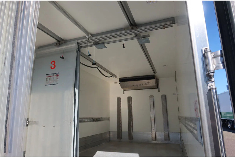 FUSO Canter Thermoking T 600R Koel/Vries + Laadklep - Külmutiga veoauto: pilt 3 FUSO Canter Thermoking T 600R Koel/Vries + Laadklep - Külmutiga veoauto: pilt 3
