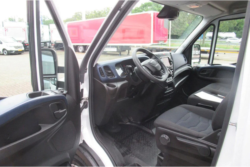 Iveco Daily 35C16 Bak+Klep Automaat Laadklep Airco Camera - Tarbesõiduk furgoon: pilt 5 Iveco Daily 35C16 Bak+Klep Automaat Laadklep Airco Camera - Tarbesõiduk furgoon: pilt 5