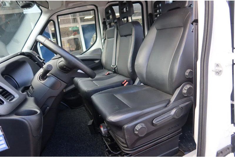 Iveco Daily 35C16 HI Matic Dubbele cabine open 7 persoons uitvoering. Dubbel lucht achter as. 3.0 L motor - Madelauto, Meeskonnaauto: pilt 4 Iveco Daily 35C16 HI Matic Dubbele cabine open 7 persoons uitvoering. Dubbel lucht achter as. 3.0 L motor - Madelauto, Meeskonnaauto: pilt 4