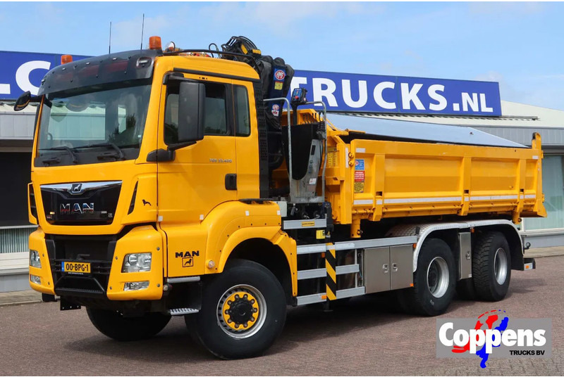 MAN TGS 33.420 2 Zijdige kipper + kraan 6x6 Stuur as - Kraanaga veoauto: pilt 1 MAN TGS 33.420 2 Zijdige kipper + kraan 6x6 Stuur as - Kraanaga veoauto: pilt 1