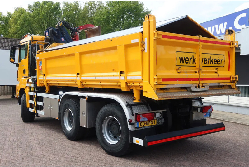 MAN TGS 33.420 2 Zijdige kipper + kraan 6x6 Stuur as - Kraanaga veoauto: pilt 3 MAN TGS 33.420 2 Zijdige kipper + kraan 6x6 Stuur as - Kraanaga veoauto: pilt 3