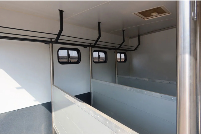 Mercedes-Benz Atego 816 L 3 Paarden/4 Ponies Nieuwe APK + nieuwe accu. - Hobuseauto: pilt 3 Mercedes-Benz Atego 816 L 3 Paarden/4 Ponies Nieuwe APK + nieuwe accu. - Hobuseauto: pilt 3