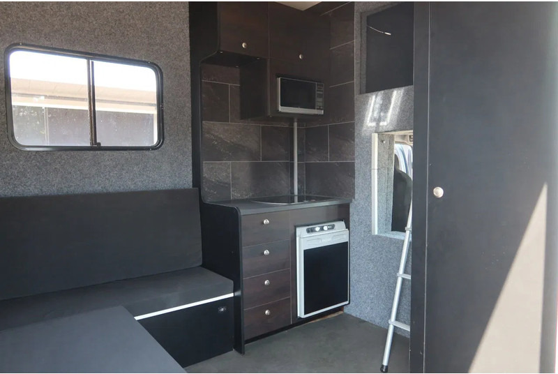 Mercedes-Benz Atego 816 L 3 Paarden/4 Ponies Nieuwe APK + nieuwe accu. - Hobuseauto: pilt 4 Mercedes-Benz Atego 816 L 3 Paarden/4 Ponies Nieuwe APK + nieuwe accu. - Hobuseauto: pilt 4