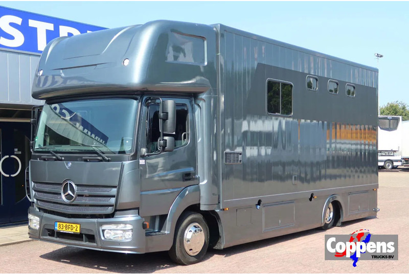 Mercedes-Benz Atego 816 L 3 Paarden/4 Ponies Nieuwe APK + nieuwe accu. - Hobuseauto: pilt 1 Mercedes-Benz Atego 816 L 3 Paarden/4 Ponies Nieuwe APK + nieuwe accu. - Hobuseauto: pilt 1