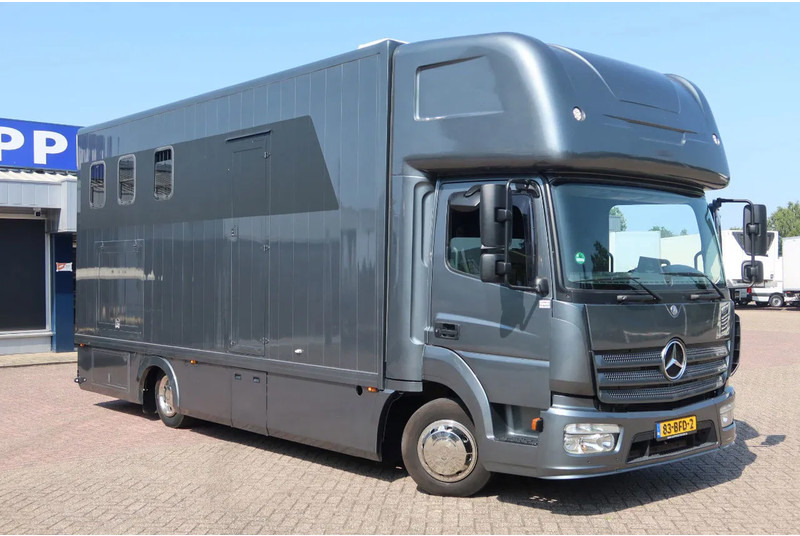 Mercedes-Benz Atego 816 L 3 Paarden/4 Ponies Nieuwe APK + nieuwe accu. - Hobuseauto: pilt 2 Mercedes-Benz Atego 816 L 3 Paarden/4 Ponies Nieuwe APK + nieuwe accu. - Hobuseauto: pilt 2