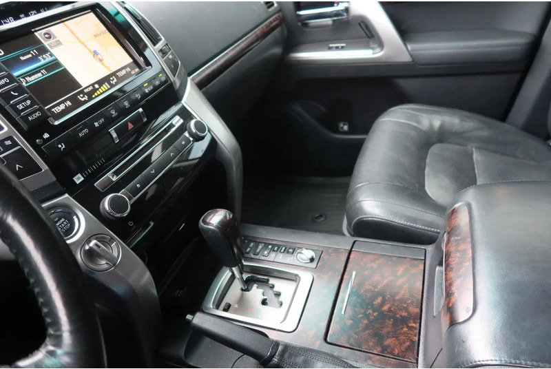 Toyota Land Cruiser V8 200 V8. 4.5D Executive. 7 Persoons. Luchtvering. Marge voertuig - Auto: pilt 5 Toyota Land Cruiser V8 200 V8. 4.5D Executive. 7 Persoons. Luchtvering. Marge voertuig - Auto: pilt 5