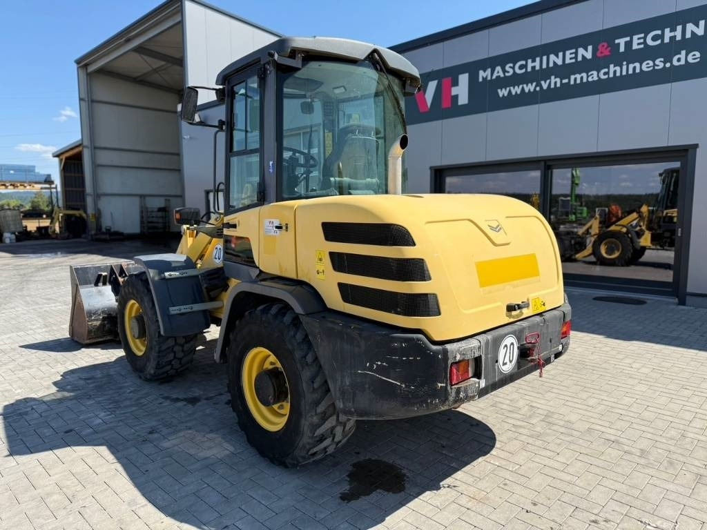 Yanmar V 80  - Rataslaadur: pilt 3 Yanmar V 80  - Rataslaadur: pilt 3
