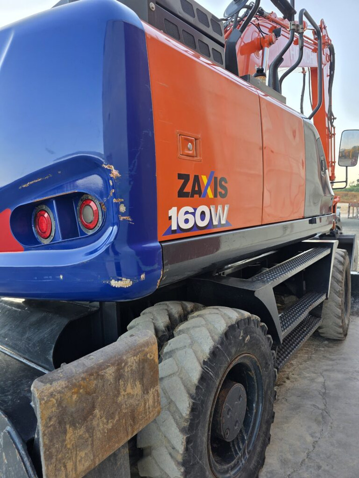HITACHI ZX140W-6 - Ratastel ekskavaator: pilt 4 HITACHI ZX140W-6 - Ratastel ekskavaator: pilt 4