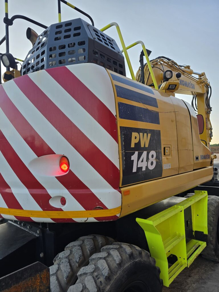 KOMATSU PW148-11 - Ratastel ekskavaator: pilt 5 KOMATSU PW148-11 - Ratastel ekskavaator: pilt 5