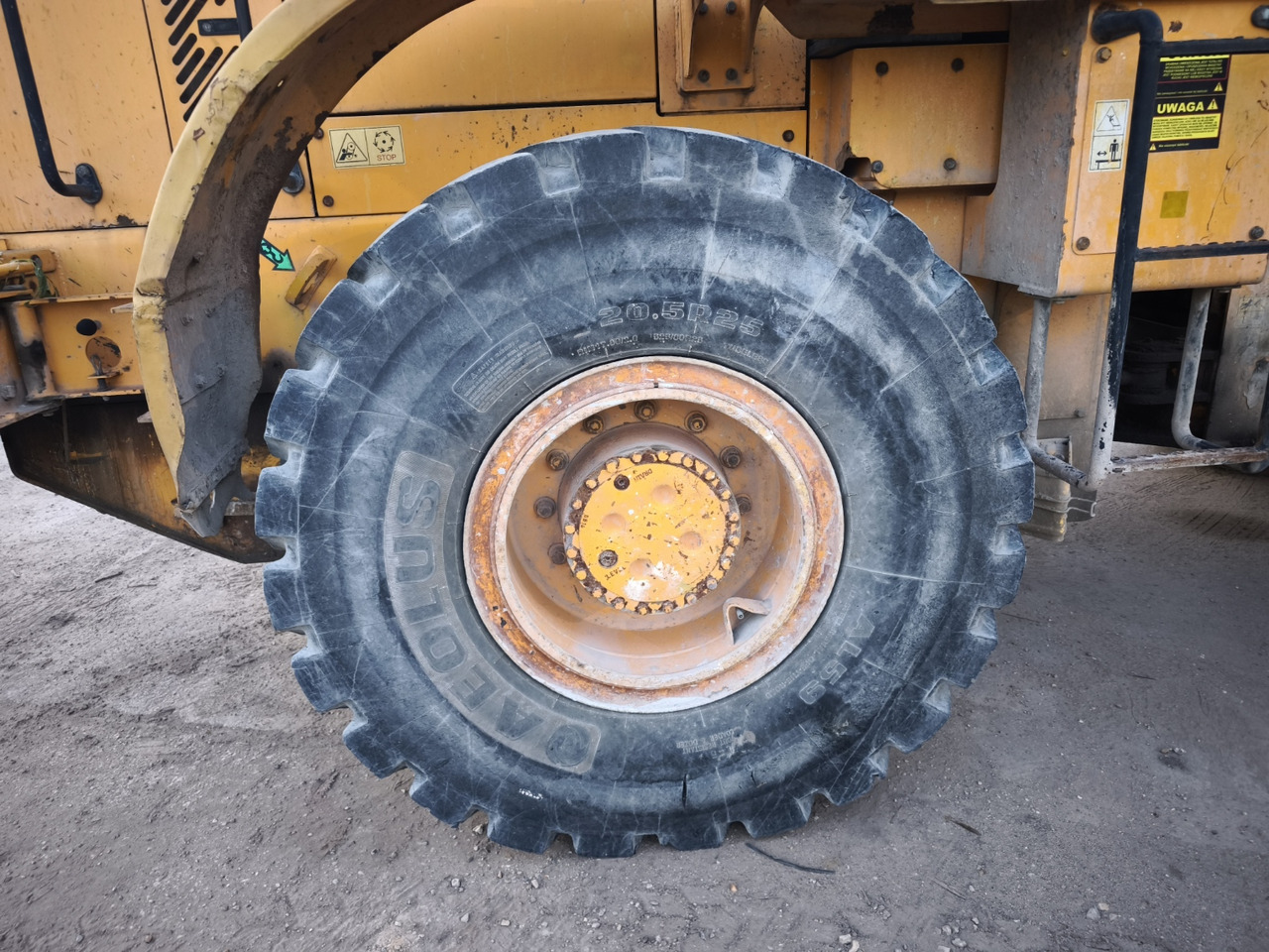 HYUNDAI 757-7 - Rataslaadur: pilt 3 HYUNDAI 757-7 - Rataslaadur: pilt 3