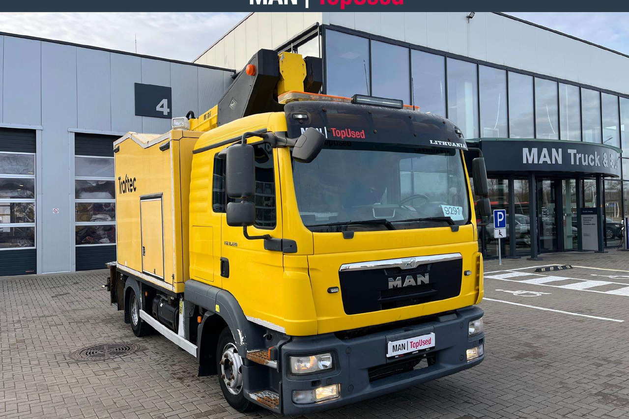 MAN 8.220 4X2 bokštelis(9291) - Kraanaga veoauto: pilt 2 MAN 8.220 4X2 bokštelis(9291) - Kraanaga veoauto: pilt 2