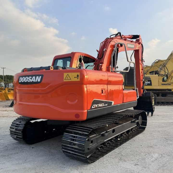14 Ton Original Korea Used Doosan DX140LC-9c DX 140 150 225 300 Hydraulic Crawler Excavators in Good Condition Doosan140 - Ekskavaator: pilt 3 14 Ton Original Korea Used Doosan DX140LC-9c DX 140 150 225 300 Hydraulic Crawler Excavators in Good Condition Doosan140 - Ekskavaator: pilt 3