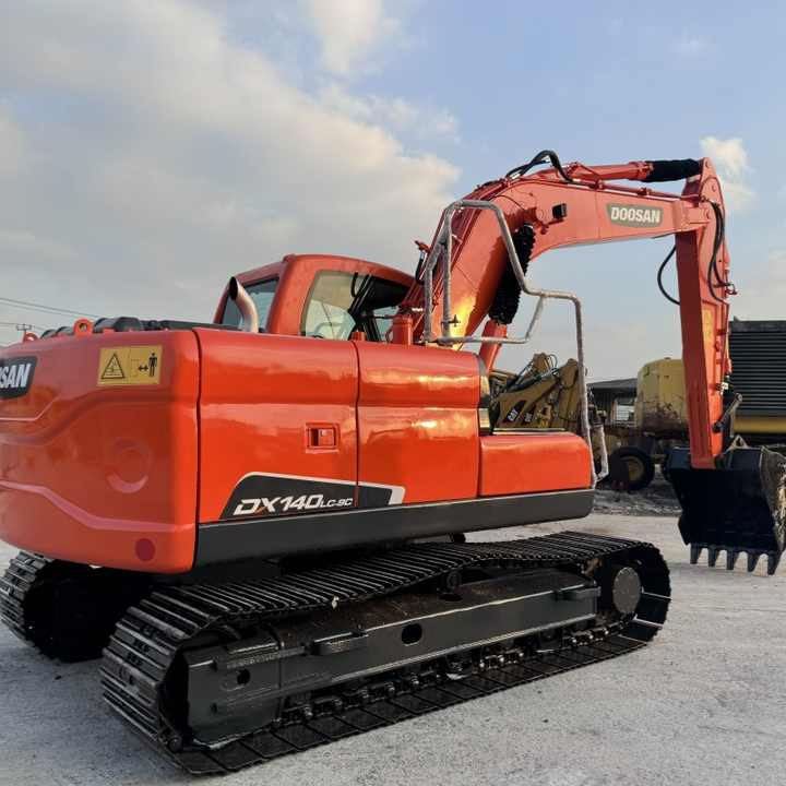 14 Ton Original Korea Used Doosan DX140LC-9c DX 140 150 225 300 Hydraulic Crawler Excavators in Good Condition Doosan140 - Ekskavaator: pilt 2 14 Ton Original Korea Used Doosan DX140LC-9c DX 140 150 225 300 Hydraulic Crawler Excavators in Good Condition Doosan140 - Ekskavaator: pilt 2