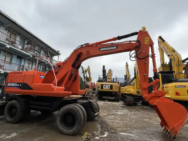 15ton Used Wheel Excavator Doosan Dh150w-7 Made In Korea For Sale With Original Good Running Condition In Shanghai - Ratastel ekskavaator: pilt 2 15ton Used Wheel Excavator Doosan Dh150w-7 Made In Korea For Sale With Original Good Running Condition In Shanghai - Ratastel ekskavaator: pilt 2