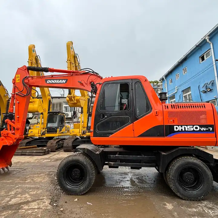 15ton Used Wheel Excavator Doosan Dh150w-7 Made In Korea For Sale With Original Good Running Condition In Shanghai - Ratastel ekskavaator: pilt 1 15ton Used Wheel Excavator Doosan Dh150w-7 Made In Korea For Sale With Original Good Running Condition In Shanghai - Ratastel ekskavaator: pilt 1