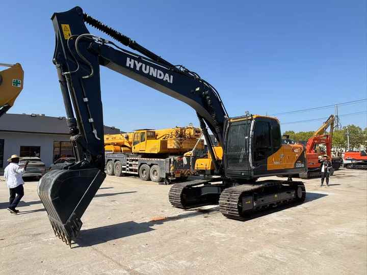 2024 New Hyundai HX220L Crawler Excavator South Korea Made ,22ton Tracked Shovel HX220 Hyundai HX220 Crawler Excavator - Ekskavaator: pilt 3 2024 New Hyundai HX220L Crawler Excavator South Korea Made ,22ton Tracked Shovel HX220 Hyundai HX220 Crawler Excavator - Ekskavaator: pilt 3
