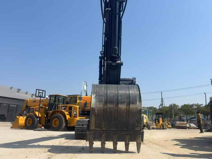 2024 New Hyundai HX220L Crawler Excavator South Korea Made ,22ton Tracked Shovel HX220 Hyundai HX220 Crawler Excavator - Ekskavaator: pilt 5 2024 New Hyundai HX220L Crawler Excavator South Korea Made ,22ton Tracked Shovel HX220 Hyundai HX220 Crawler Excavator - Ekskavaator: pilt 5