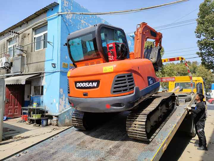 Awesome Performance Korea Imported Small Scale Used Doosan Dh60 Dh55 Dh150 Dx60 Dx225 Excavator nice condition - Lintekskavaator: pilt 2 Awesome Performance Korea Imported Small Scale Used Doosan Dh60 Dh55 Dh150 Dx60 Dx225 Excavator nice condition - Lintekskavaator: pilt 2