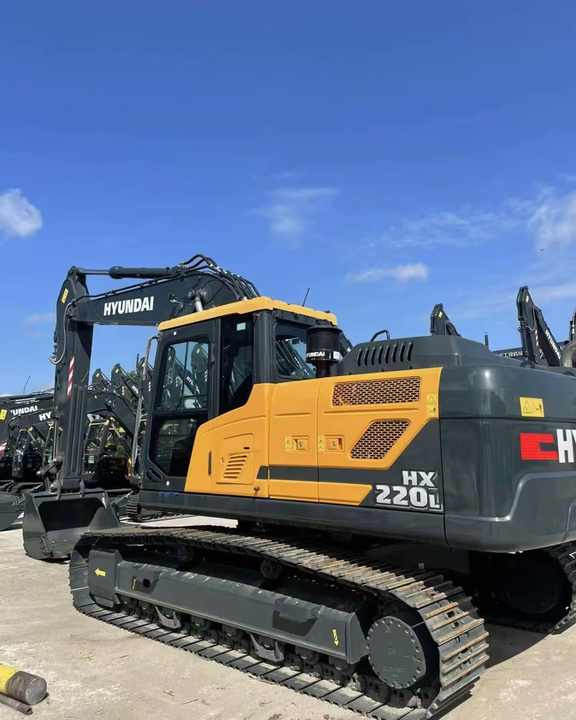 Certificated High Quality Hyundai 220LC Excavator 220lc-9s HX220L 220HD 22 Tons Excavator for Sale - Ekskavaator: pilt 1 Certificated High Quality Hyundai 220LC Excavator 220lc-9s HX220L 220HD 22 Tons Excavator for Sale - Ekskavaator: pilt 1