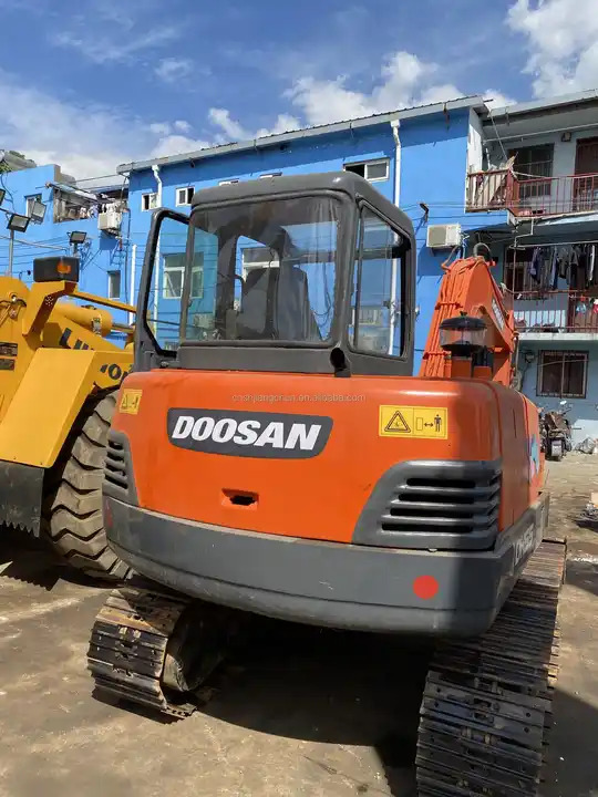 Doosan DH55-V Used Excavator Crawler Excavator Second Hand Japan Engine DH55-V Doosan Excavator in stock for sale - Miniekskavaator: pilt 2 Doosan DH55-V Used Excavator Crawler Excavator Second Hand Japan Engine DH55-V Doosan Excavator in stock for sale - Miniekskavaator: pilt 2