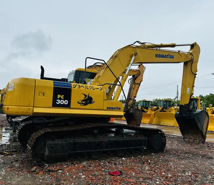 Favorable Price Japan Original Good Working Condition Used Komatsu Pc300-7 Tracked Excavator In Shanghai - Lintekskavaator: pilt 1 Favorable Price Japan Original Good Working Condition Used Komatsu Pc300-7 Tracked Excavator In Shanghai - Lintekskavaator: pilt 1