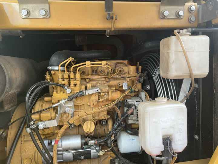 Good Price CAT 305.5E 307 308C 308D 308E 312D 315D 320C 320D Second Hand 7 Tons Used Mini Crawler Excavator For Sale - Miniekskavaator: pilt 5 Good Price CAT 305.5E 307 308C 308D 308E 312D 315D 320C 320D Second Hand 7 Tons Used Mini Crawler Excavator For Sale - Miniekskavaator: pilt 5
