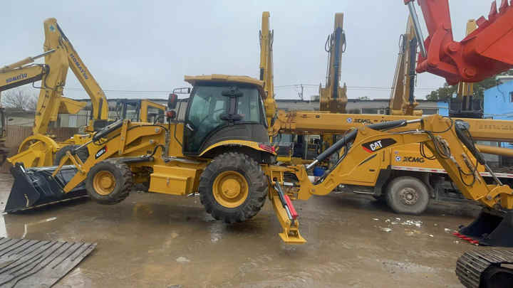 HT636 Mini Tractor with Front End Loader and Backhoe Efficient Cat 420F2 Backhoe Loader Weichai Engine New Condition - Ekskavaator-laadur: pilt 4 HT636 Mini Tractor with Front End Loader and Backhoe Efficient Cat 420F2 Backhoe Loader Weichai Engine New Condition - Ekskavaator-laadur: pilt 4