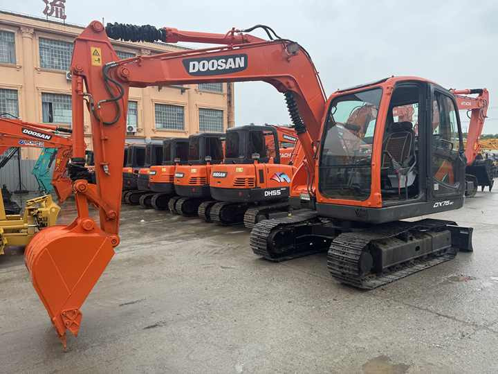 Hot Sale Used Doosan DX75-9C Excavator Doosan 7.5 Ton Crawler Digger Original Equipment - Lintekskavaator: pilt 2 Hot Sale Used Doosan DX75-9C Excavator Doosan 7.5 Ton Crawler Digger Original Equipment - Lintekskavaator: pilt 2