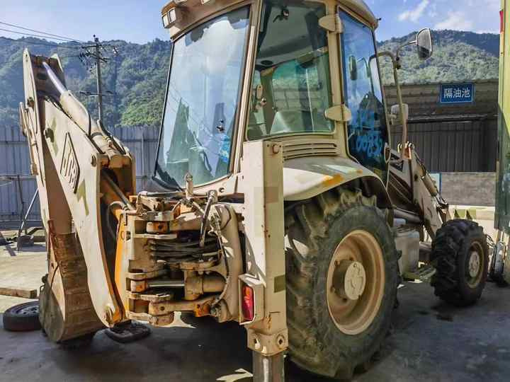 Hot sale Backhoe loader JCB 3CX 4*4 tlb loader UKmade, used cheap JCB 3CX retro loader and digger - Ekskavaator-laadur: pilt 2 Hot sale Backhoe loader JCB 3CX 4*4 tlb loader UKmade, used cheap JCB 3CX retro loader and digger - Ekskavaator-laadur: pilt 2