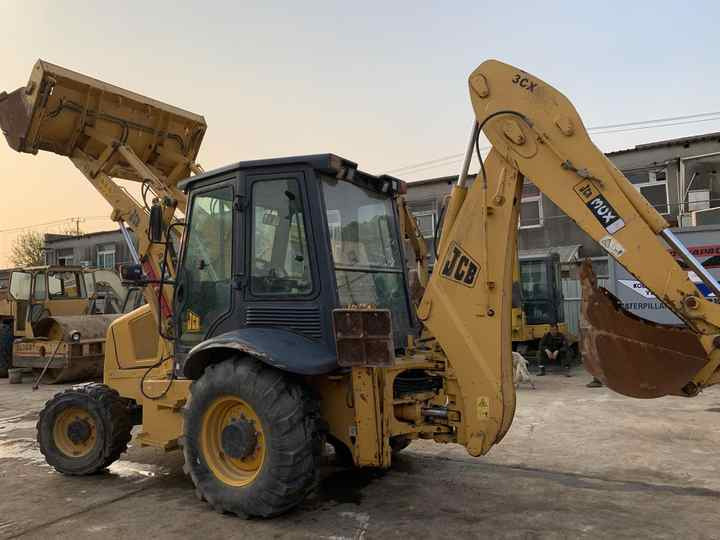 JCB 3cX backhoe loader manufactured in 2022 with telescopic boom JCB3CX JCB4CX JCB 3DX - Ekskavaator-laadur: pilt 5 JCB 3cX backhoe loader manufactured in 2022 with telescopic boom JCB3CX JCB4CX JCB 3DX - Ekskavaator-laadur: pilt 5